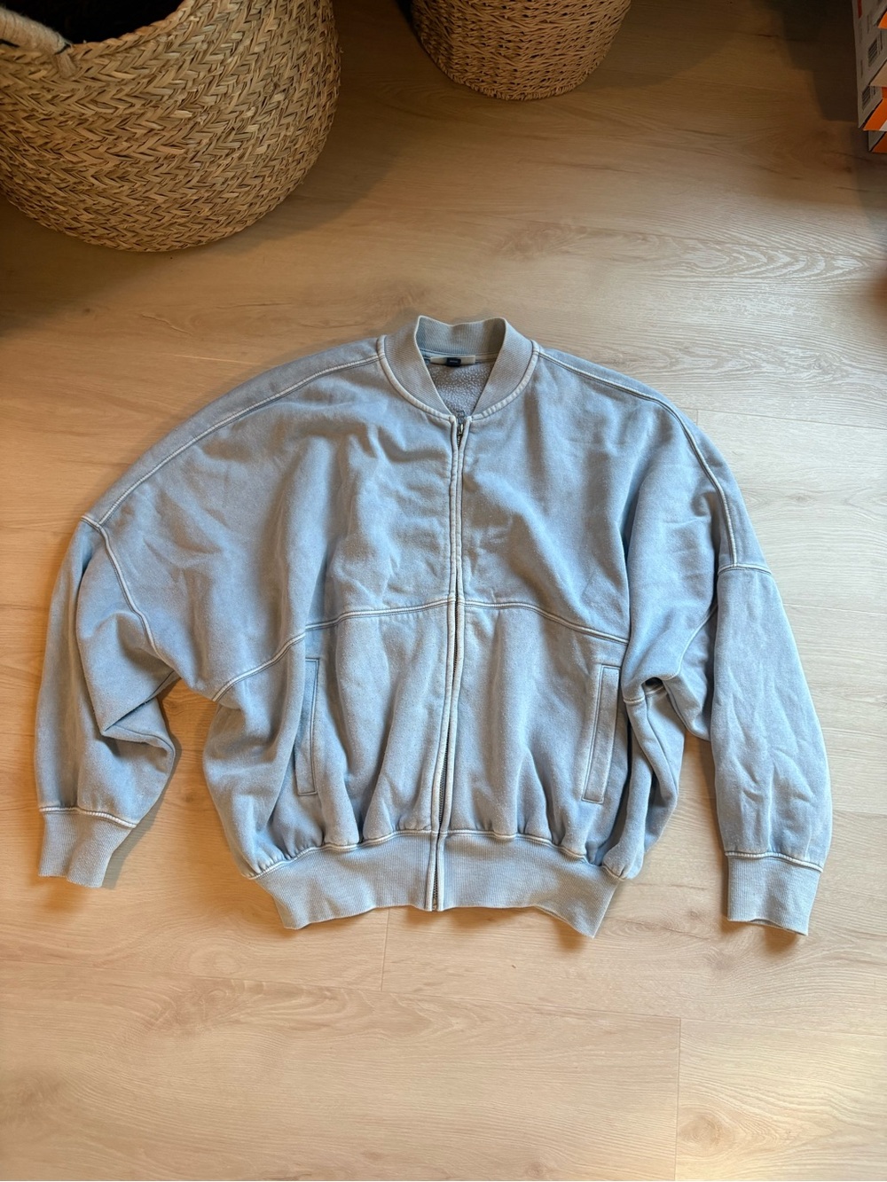 Universal Thread Women's Zip-Up Bomber Sweater - Light blue